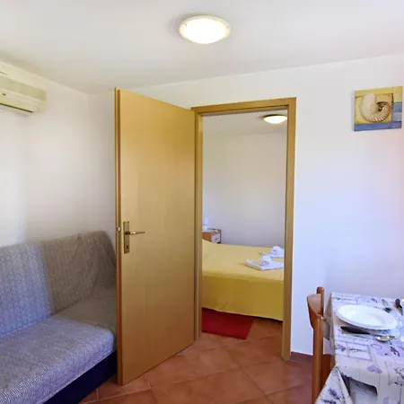 Cozy Ground-floor In 아파트 우마그