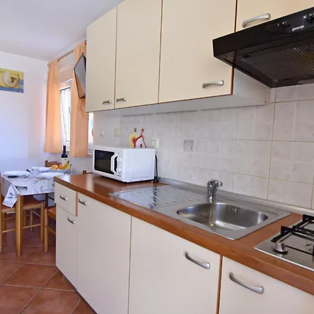 Cozy Ground-floor In Apartman *