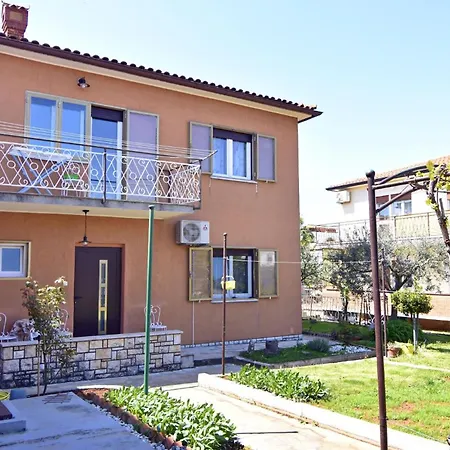 Cozy Ground-floor In Apartman